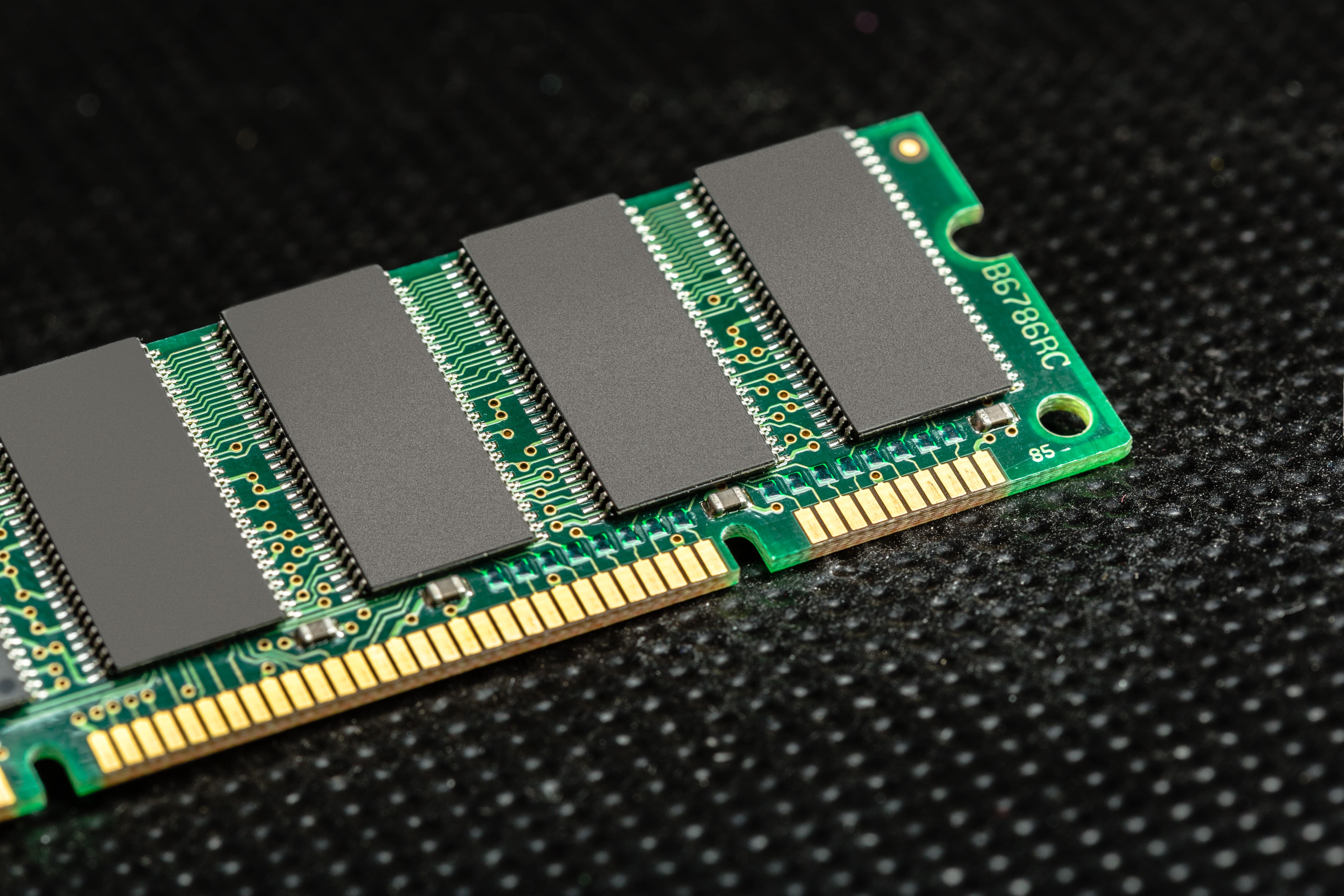 Level Up Your PC's Performance: Exploring Samsung's Cutting-Edge DDR4 and DDR5 RAM