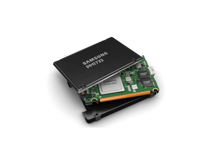 Samsung Enterprise SSD PM1733a 30.72 TB